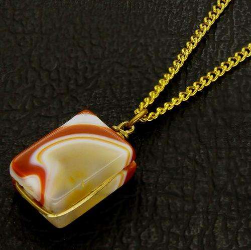 Pretty Vintage Agate Necklace