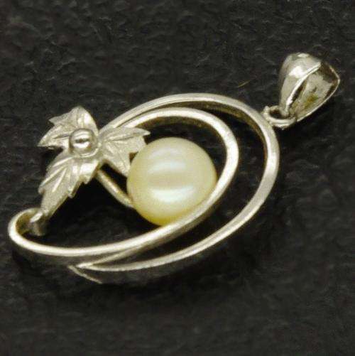 Vintage Sterling Silver and Genuine Pearl Pendant