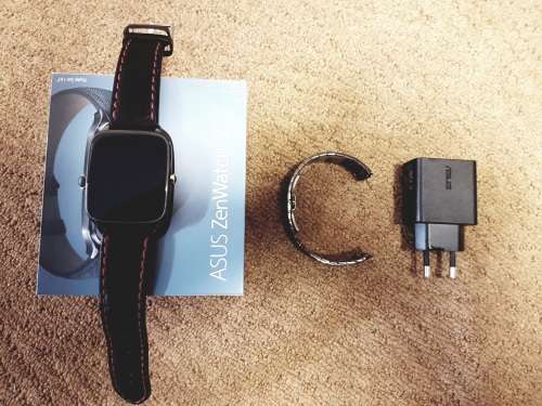 Asus Zenwatch 2 Almost Brand new in Excellent Condition in box with extras