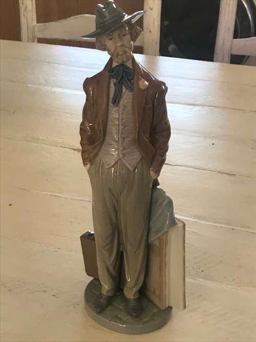 Lladro Porcelain Figurine