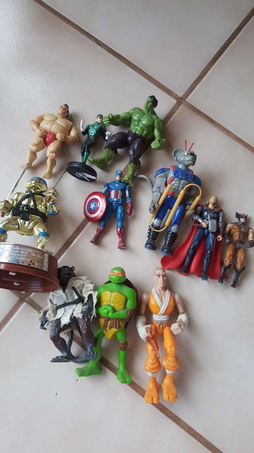 Mixed lot of Marvel, Street figther, Ninja turtles, Biker mice and DC