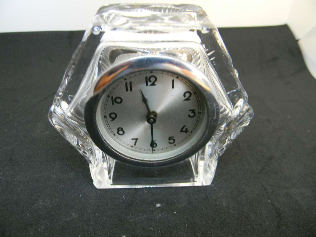 GLASS CLOCK 90MM HIGH CLOCK REQUIRES REPAIR