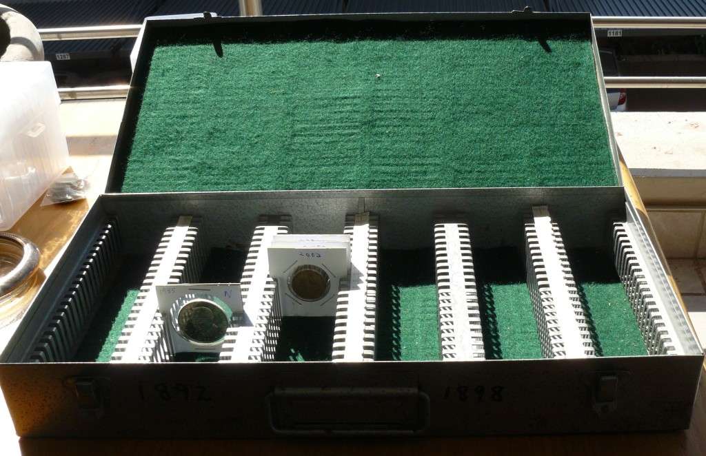 STEEL BOX TO HOLD 150 COIN FLIPS