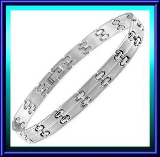 Stylish gents bracelet excellently crafted in stainless steel