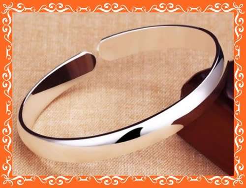 Lovely smooth silver adjustable bangle