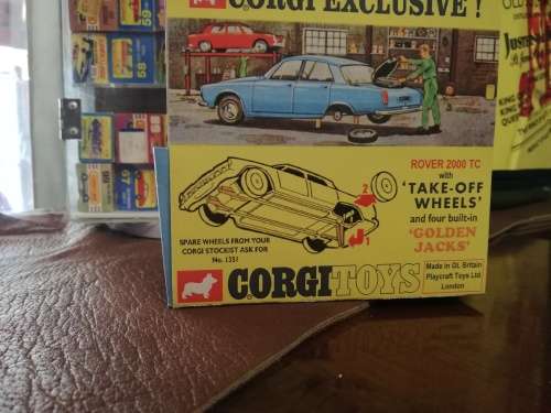 Corgi Toys Rover 2000TC with golden Jack`s in box