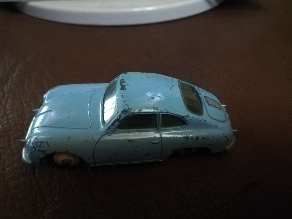 Dinky Toys Porsche 356a