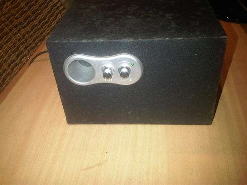 SUB WOOFER FOR PC WITH 2 SPEAKER OUTPUTS