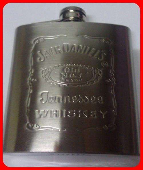 JACK DANIEL'S - BRAND NEW IN BOX - 6 OZ HIP FLASK - PERFECT X-MAS GIFT