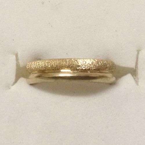 Toe Ring  ( 4mm Double D Shape )  9ct Gold  With Frosted Detail