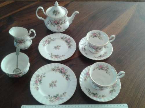 Royal Albert Tea set Moss Rose  11 Piece ( 1957 )