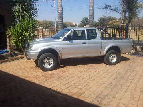 MITSUBISHI COLT CLUB CAB 2.8 TDI