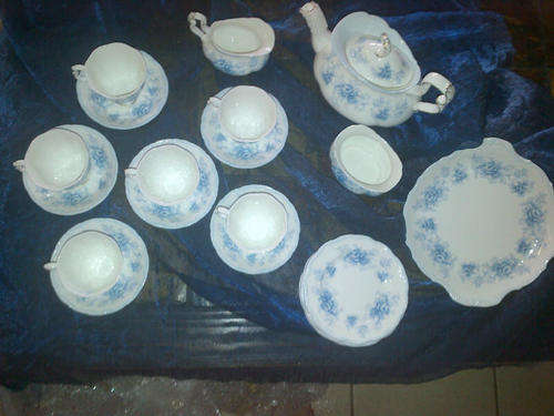Royal Alberts "Tiffany" Tea Set with plates