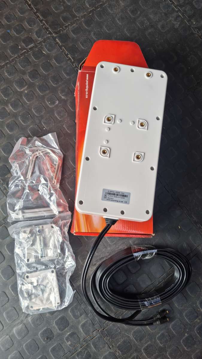 LTE Extender Poynting XPOL-6 High Gain 11dBi External LTE Antenna