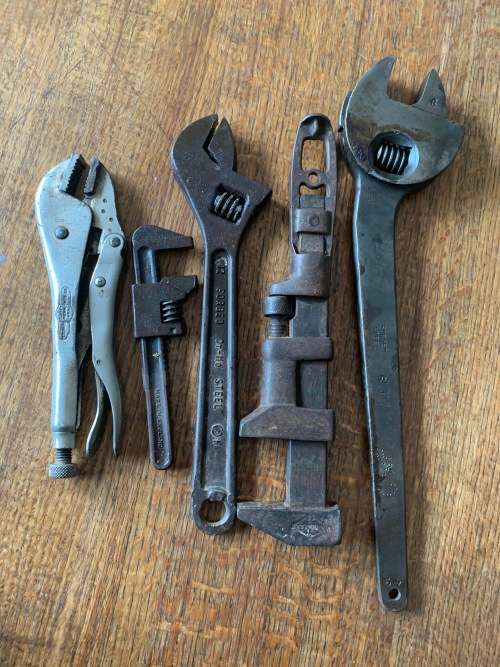 Lot vintage shifting spanners and Vice grip