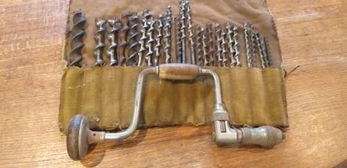 Stanley 10 " ratchet brace and set of bits