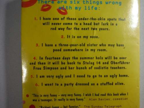 Knocked Out by my Nunga-Nungas / Angus,Thongs and Full-Frontal Snogging