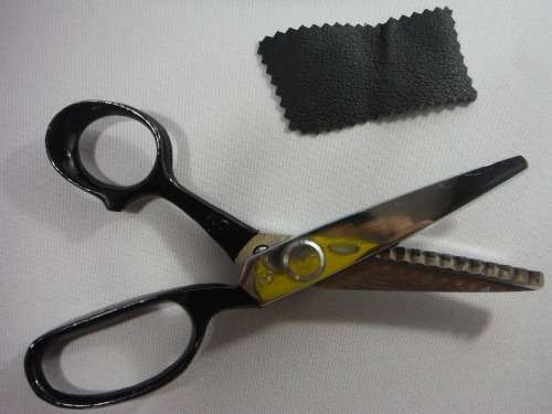 Vintage Canary Pinking Shears
