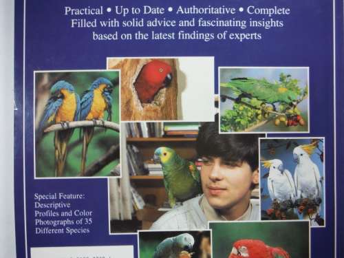 The New Parrot Handbook - Softcover - Werner Lantermann