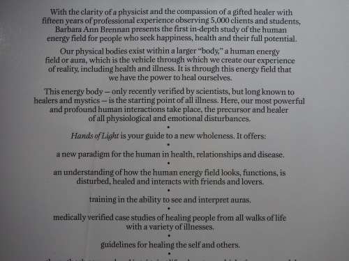 Hands of Light : A Guide to Healing Through the Human Energy Field - Barbara Ann Brennan