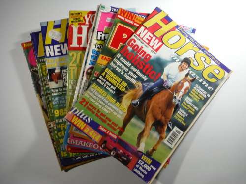 A Mixed Lot of 8 Horse Magazines
