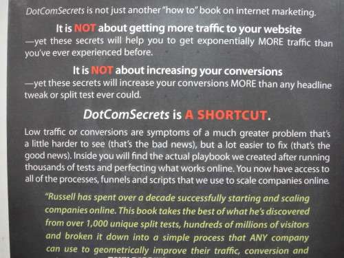 Dotcom Secrets : The Underground Playbook for Growing Your Company Online - Russell Brunson