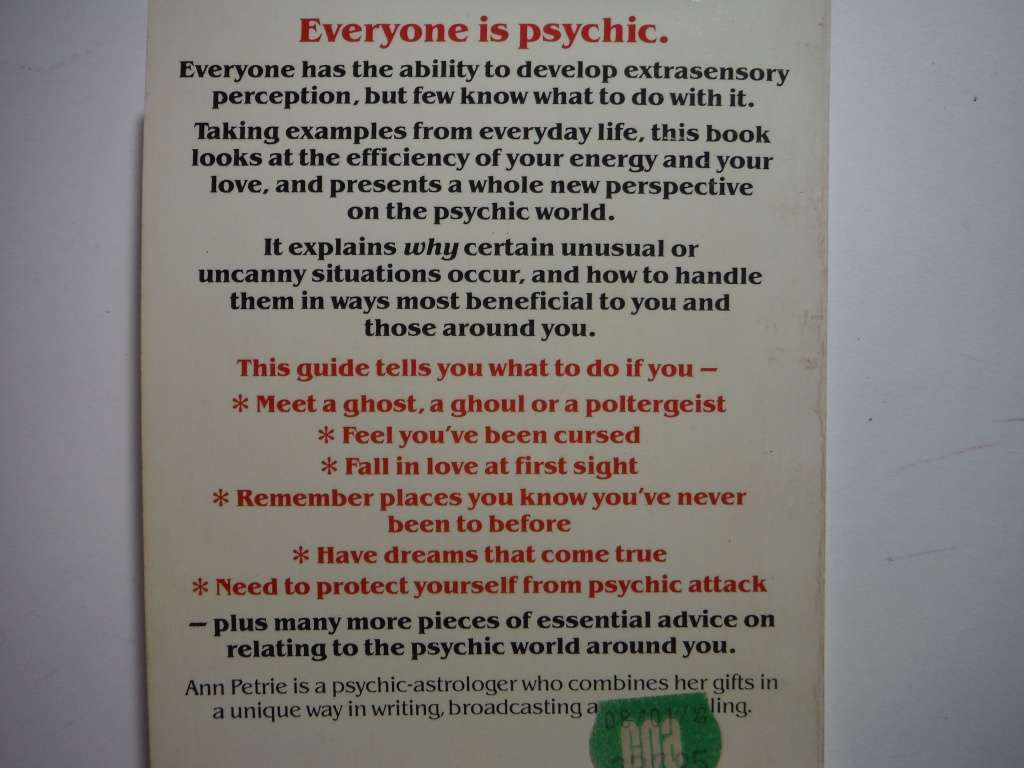 Your Psychic World A-Z : An Everyday Guide - Paperback - Ann Petrie