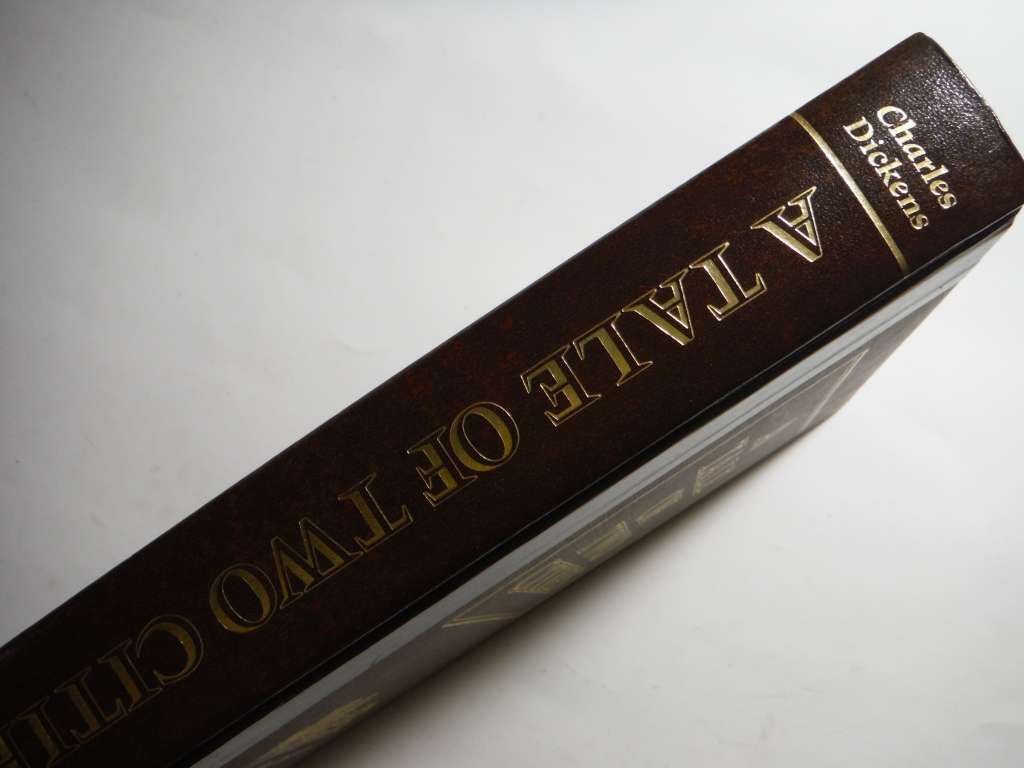 A Tale of Two Cities - Hardcover - Charles Dickens - Reader`s Digest