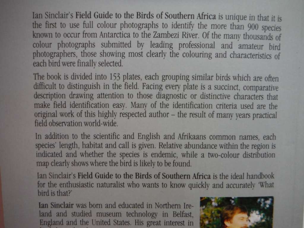 Ian Sinclair`s Field Guide to The Birds of Southern Africa - Paperback - 1984 First Edition