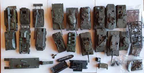 Lot of DBGM Roco WWII tanks and parts 1/87 scale