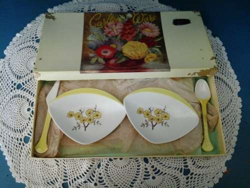 CARLTONWARE  PLATE SET   KIDDIES