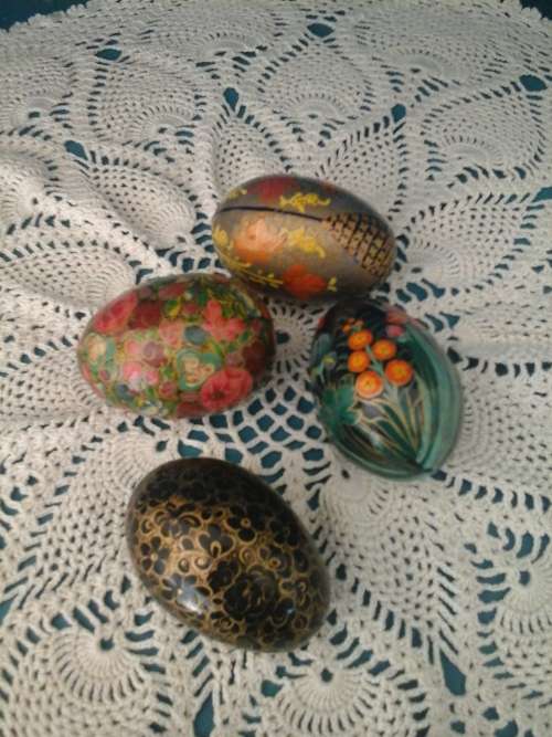 DECORATIVE EGGS