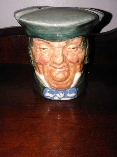 ROYAL DOULTON ASHTRY