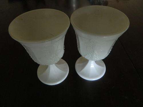 COLLECTABLE MILK WHITE GLASSES