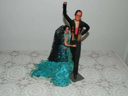 SPANISH DANCERS  RETRO