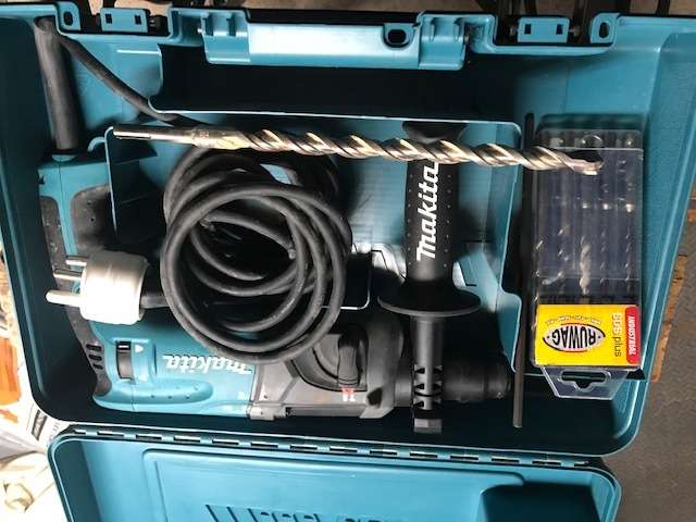 Makita HR2230 Rotary Hammer Drill