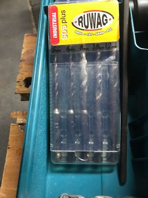 Makita HR2230 Rotary Hammer Drill