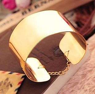 LADIES--***THE WOW!!! FACTOR~  METAL PLATE  TRENDY DECORATION  WIDE CUFF  BRACELET