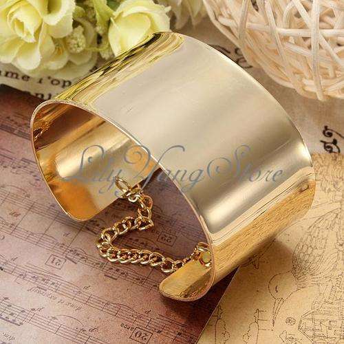 *** LADIES--***THE WOW!!! FACTOR~ METAL PLATE TRENDY DECORATION WIDE CUFF BRACELE