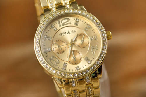 --********LADIES GENEVA GOLD FULL BLING DESIGNER STYLE  STAINLESS STEEL QUARTZ WATCH**