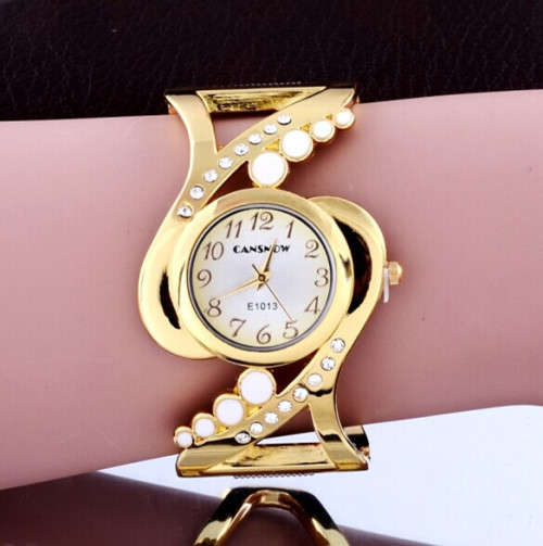 --***LADIES **  LOVELY CANSNOW **GOLDEN BANGLE **QUARTZ WATCH**