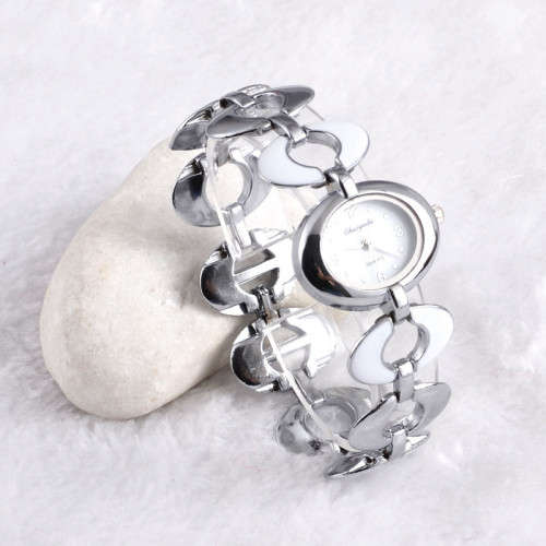 --***LADIES **EXQUISITE CHAOYADA *SILVER BANGLE **QUARTZ WATCH**