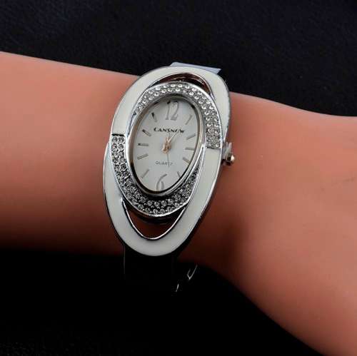 --***LADIES ** HOT FASHION **CANSNOW **SILVER BANGLE **QUARTZ WATCH**
