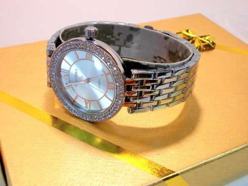 -**LADIES GENEVA  CONTENA -**2 TONE ROSE GOLD/SILVER** LUXURY QUALITY DRESS WATCH