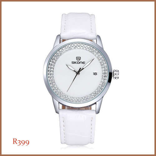 -***LADIES **FINE DETAILED CMK CRYSTAL ENCRUSTED  WATCH !!