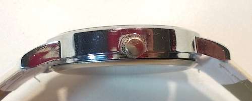 --***LADIES ** HOT FASHION ** RED POINTER GENEVA ~  QUARTZ WATCH** LEATHER  STRAP