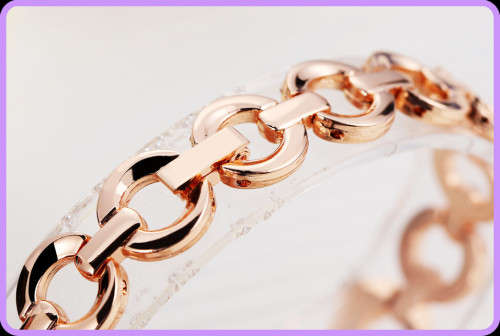 --***LADIES **ELEGANT,BEAUTIFUL and FEMININE** GOLD QUARTZ WATCH**