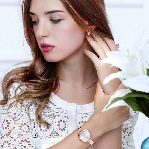 --***LADIES **ELEGANT,BEAUTIFUL and FEMININE** GOLD QUARTZ WATCH**