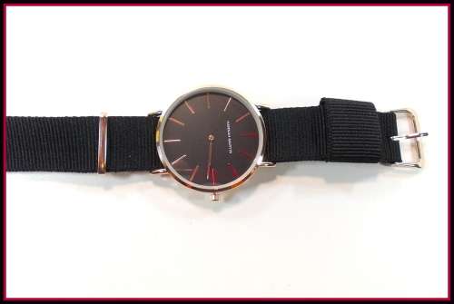 **Big Dial Modern Fashion comFortable**HM**BRAND  unisex watch-Canvas Strap ***