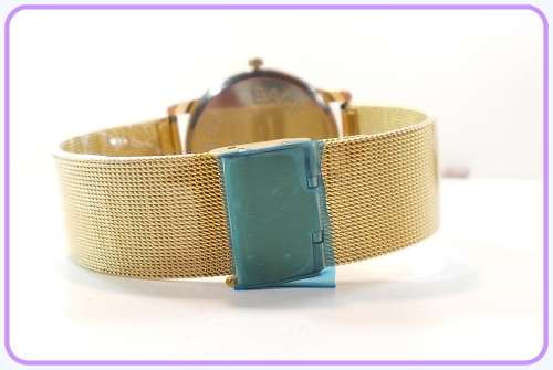 --***Womens  Gold Mesh Belt  Classic Quartz Stainless Steel Wrist Watch !!